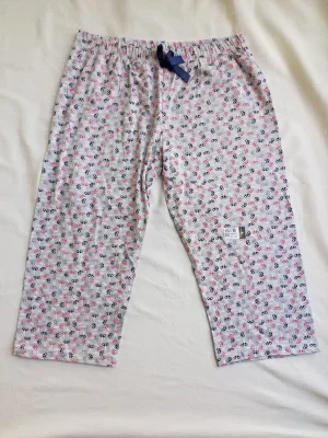 شلوارک نخی زنانه کد ۱۳۰30