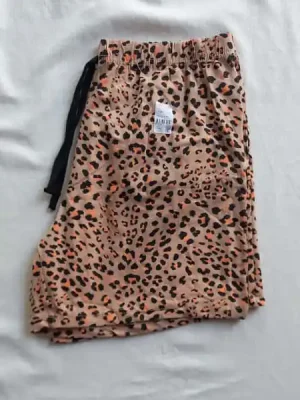 شورتک راحتی نخی زنانه کد ۱۴۰۱8